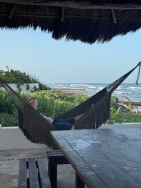 The views were perfect and the house was a dream. Lots of places to relax and enjoy paradise