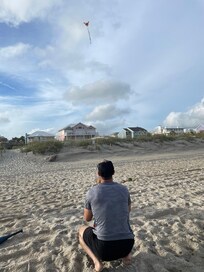 Enjoying kite flying compliments of the owner. Always a nice breeze there. Great for the shibumi too!