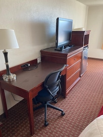 Nice table and chair.