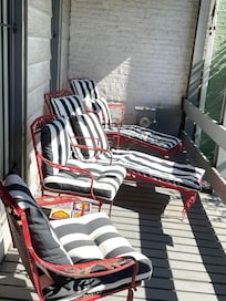 Loved the front porch⊠glass of wine in the evening or a coffee in the morning.
