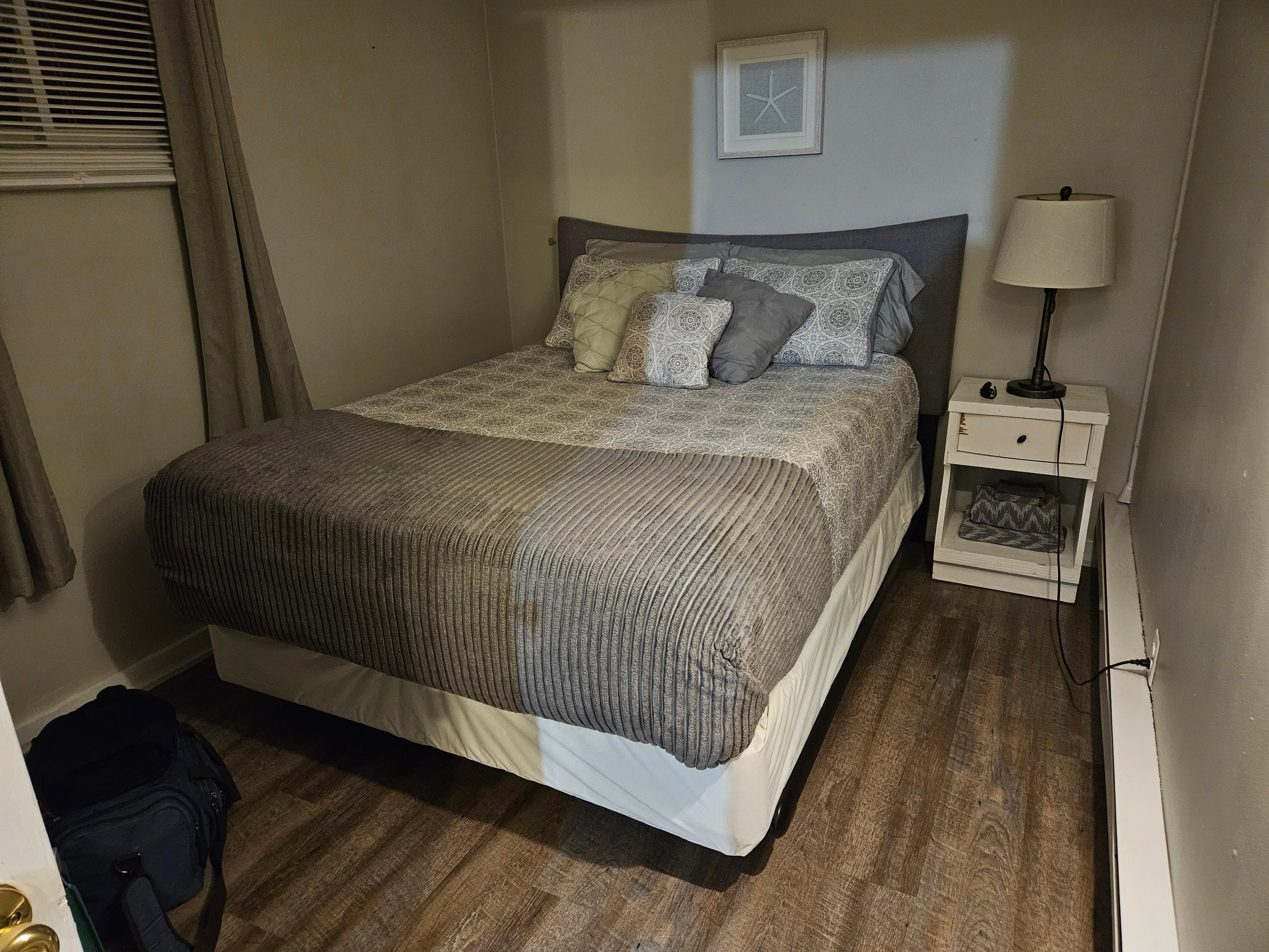 One of the queen bed rooms