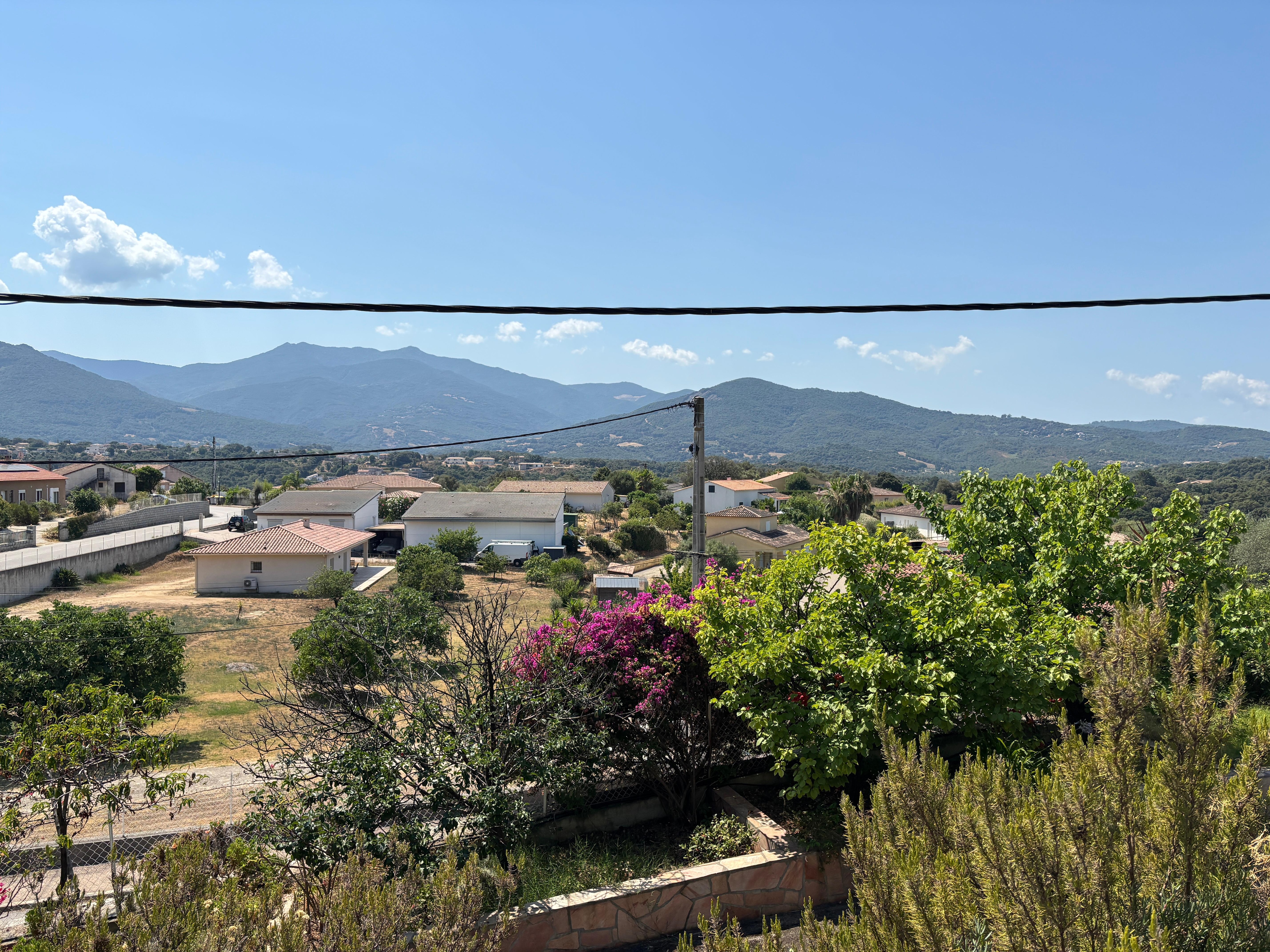 Hier, die Aussicht, beim vorwärts einparken. =)