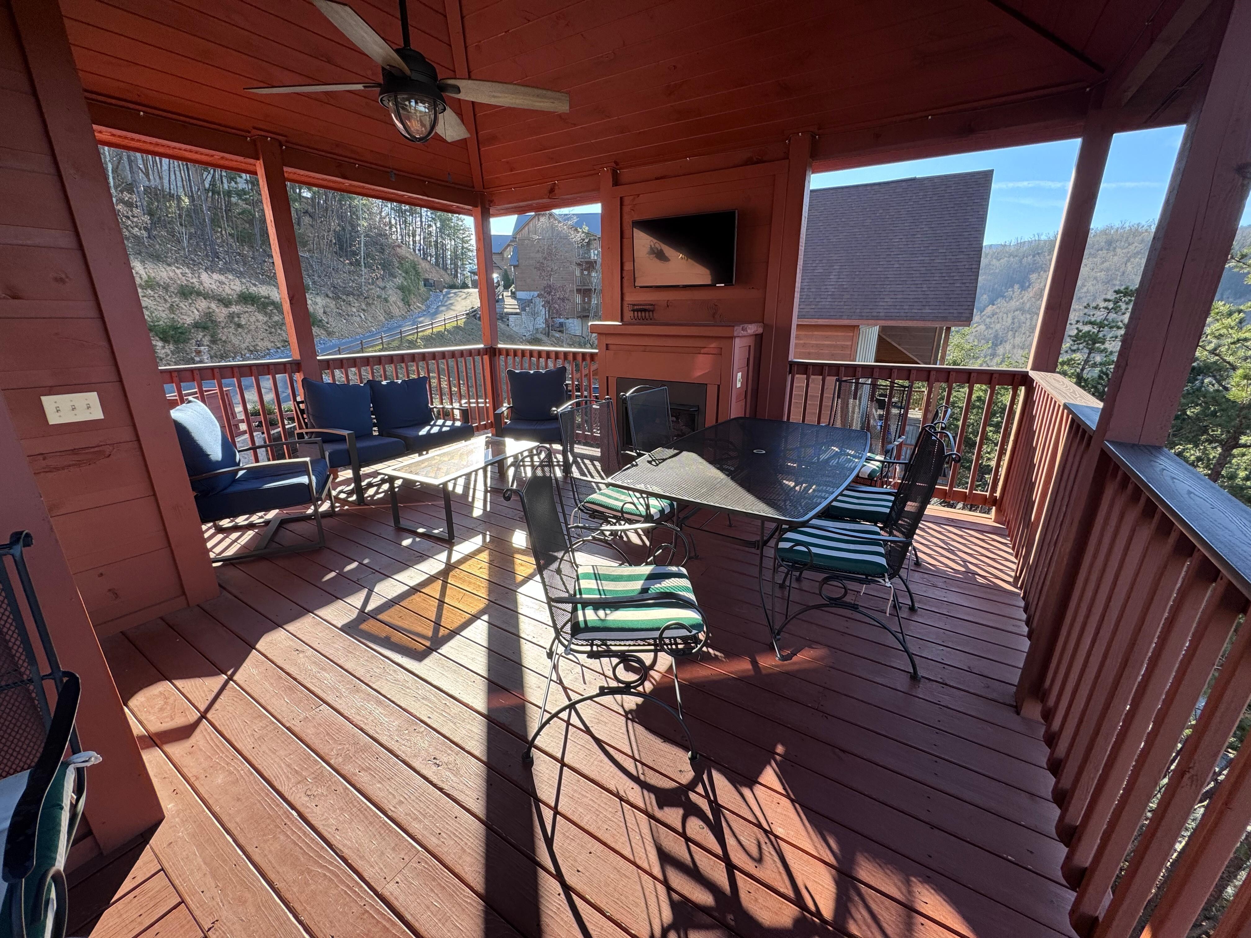 It was a bit cold to enjoy the porches but it was so pretty we couldn’t help ourselves. 