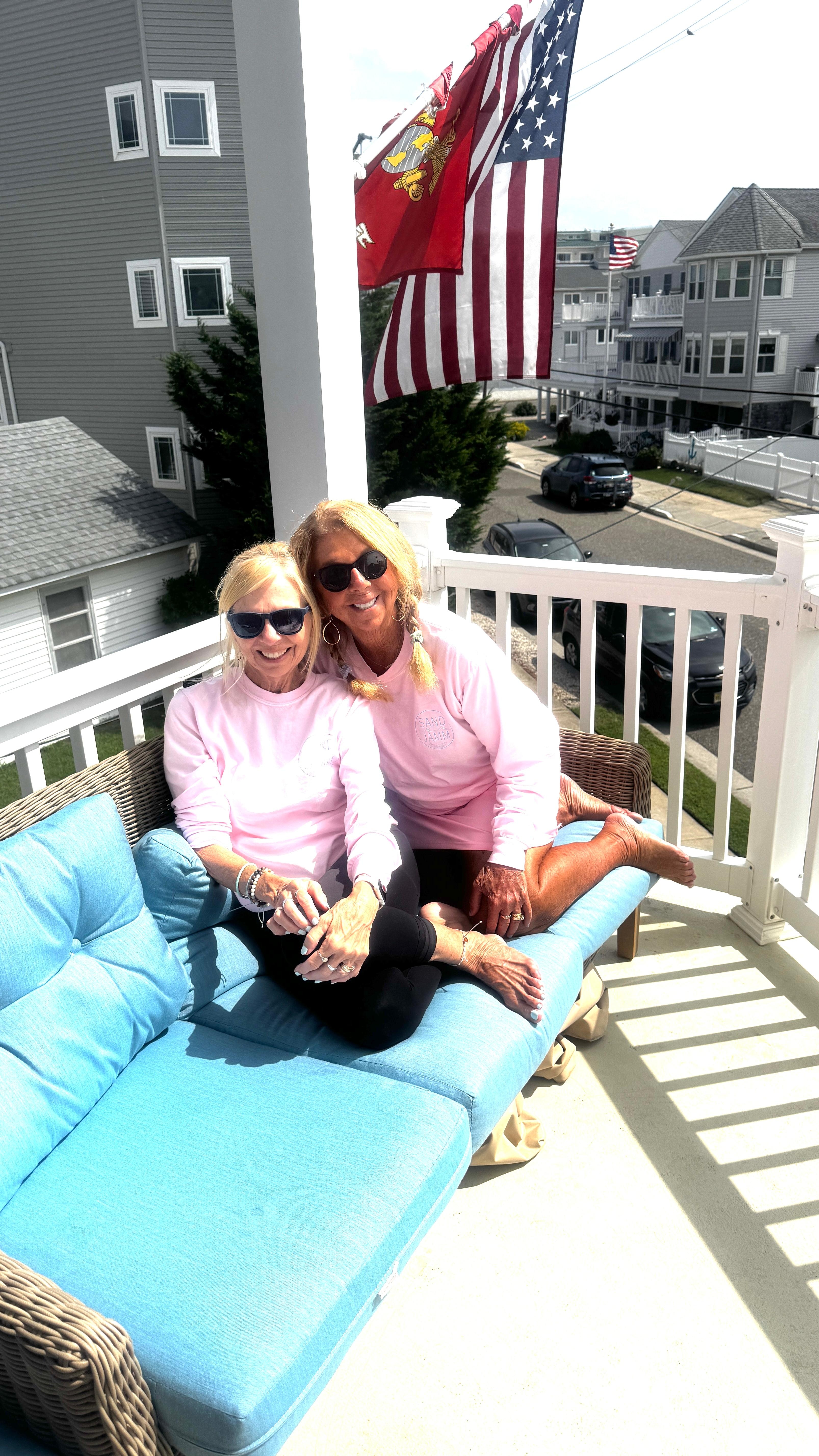 With this picture you can see the street.