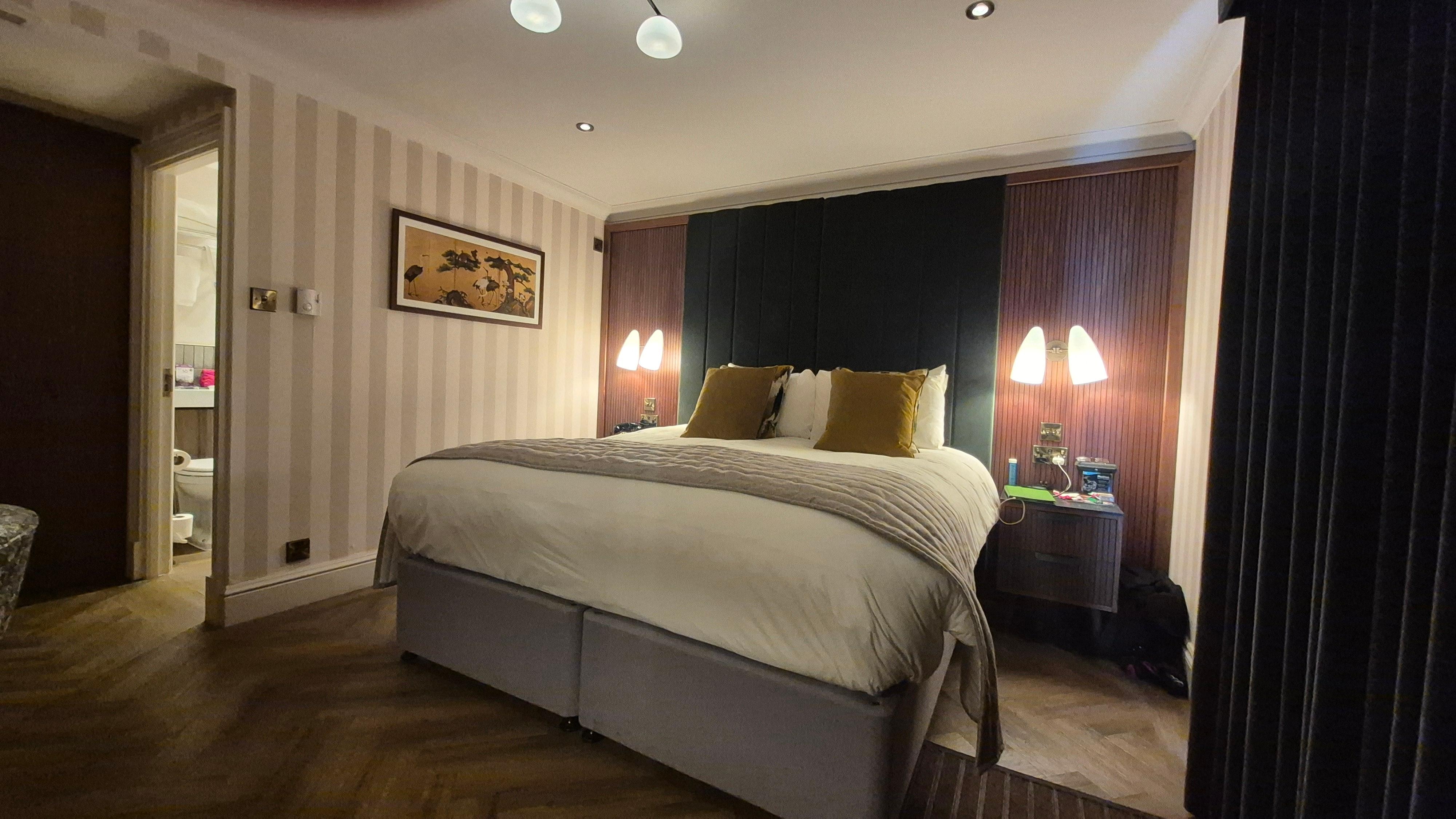 Rooftop boudoir with dimmer switch lighting