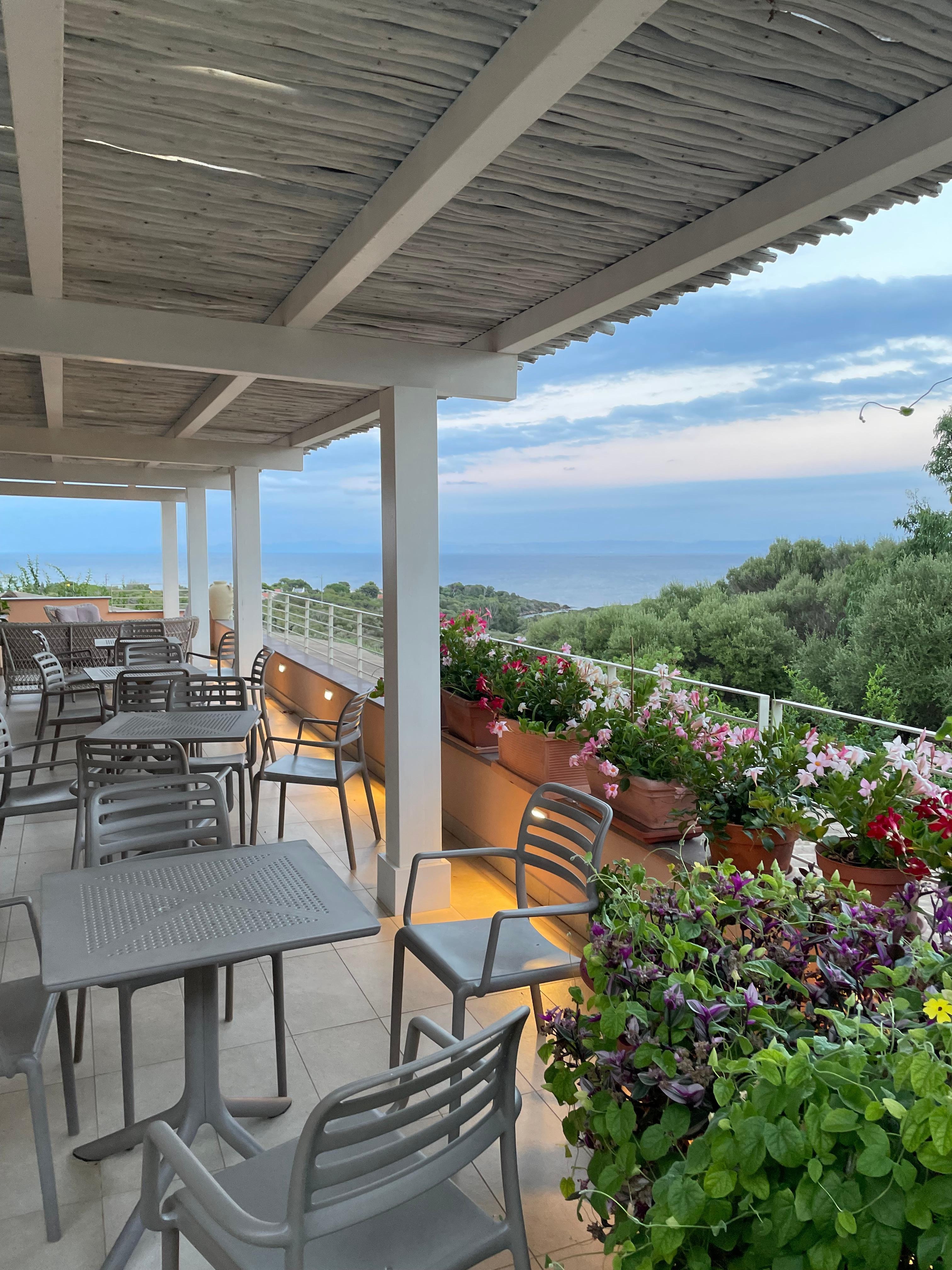 Terrasse des Parkhotels zum Frühstücken