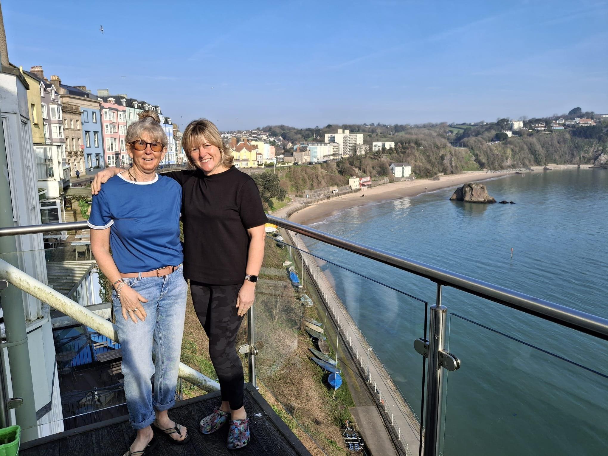 Sunny morning on the balcony 😎