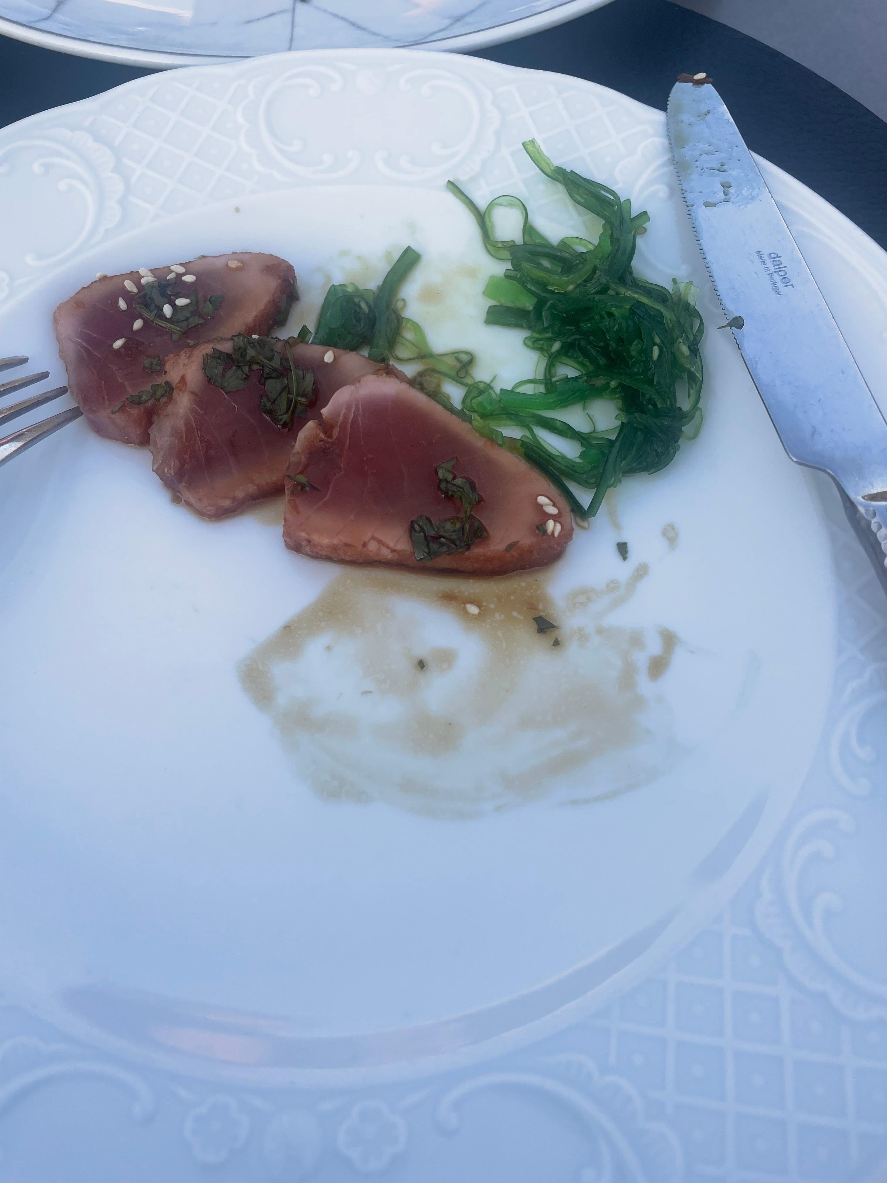 Seared tuna starter. 