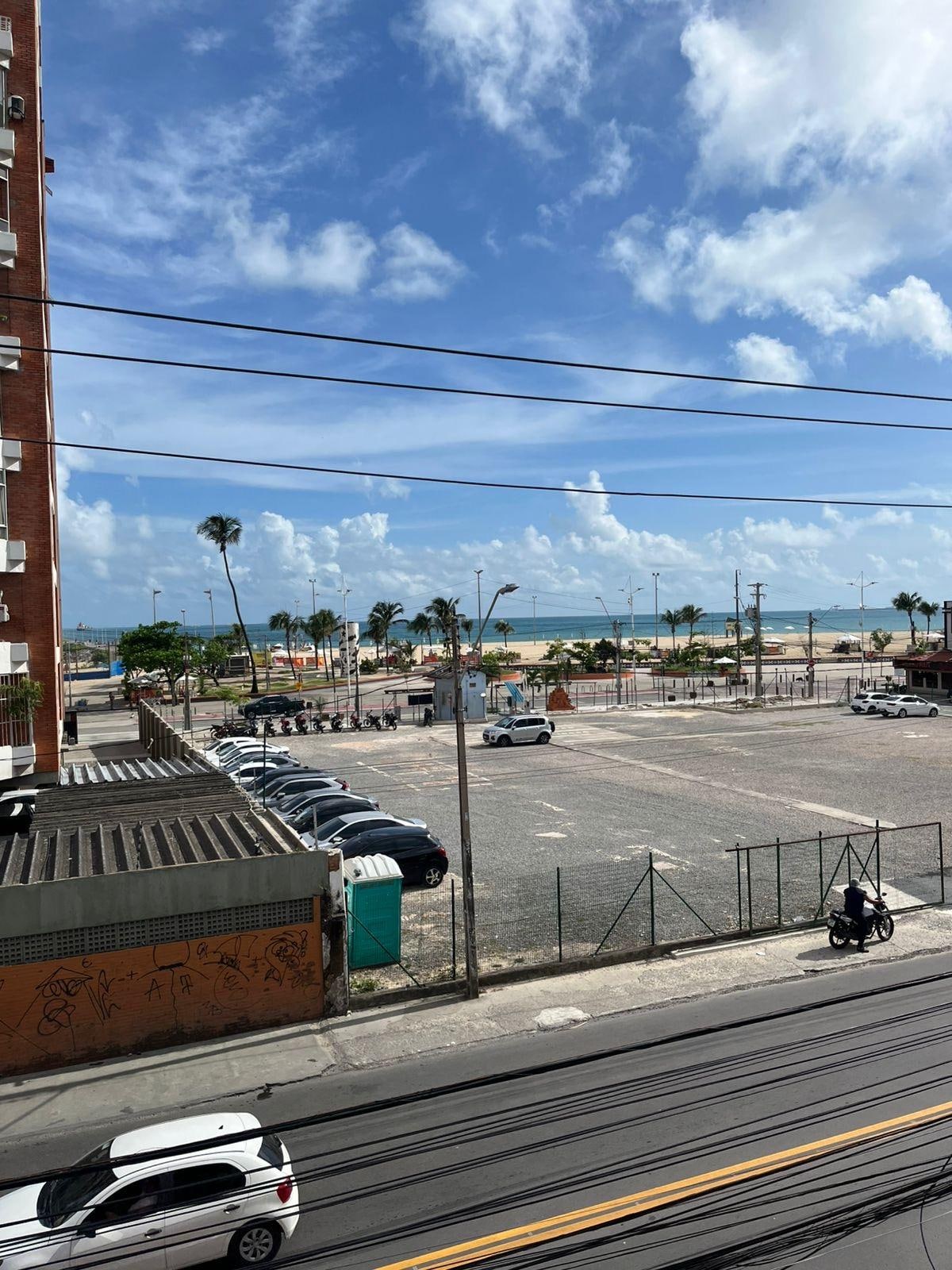 Via movimentada, então acaba causando barulho, mas pra mim ok.