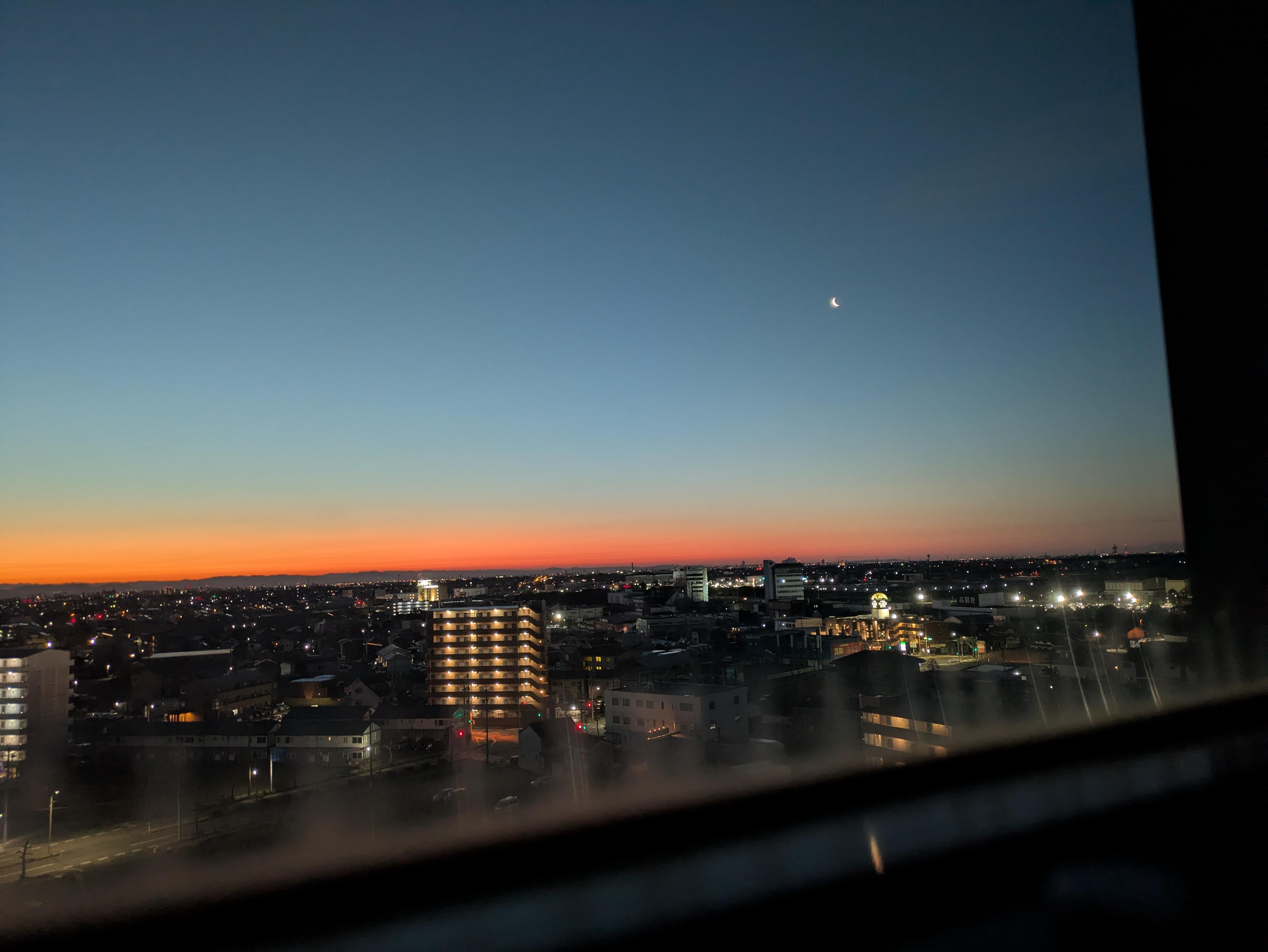 窓からの景色
日の出前、すごく綺麗でした！