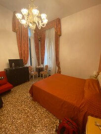 The room with high ceilings.