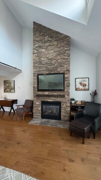 Love the ski-lodge vibe!