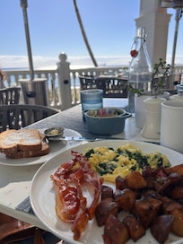 Breakfast right on the beach.