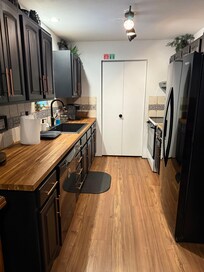 Cutest, cleanest kitchen.