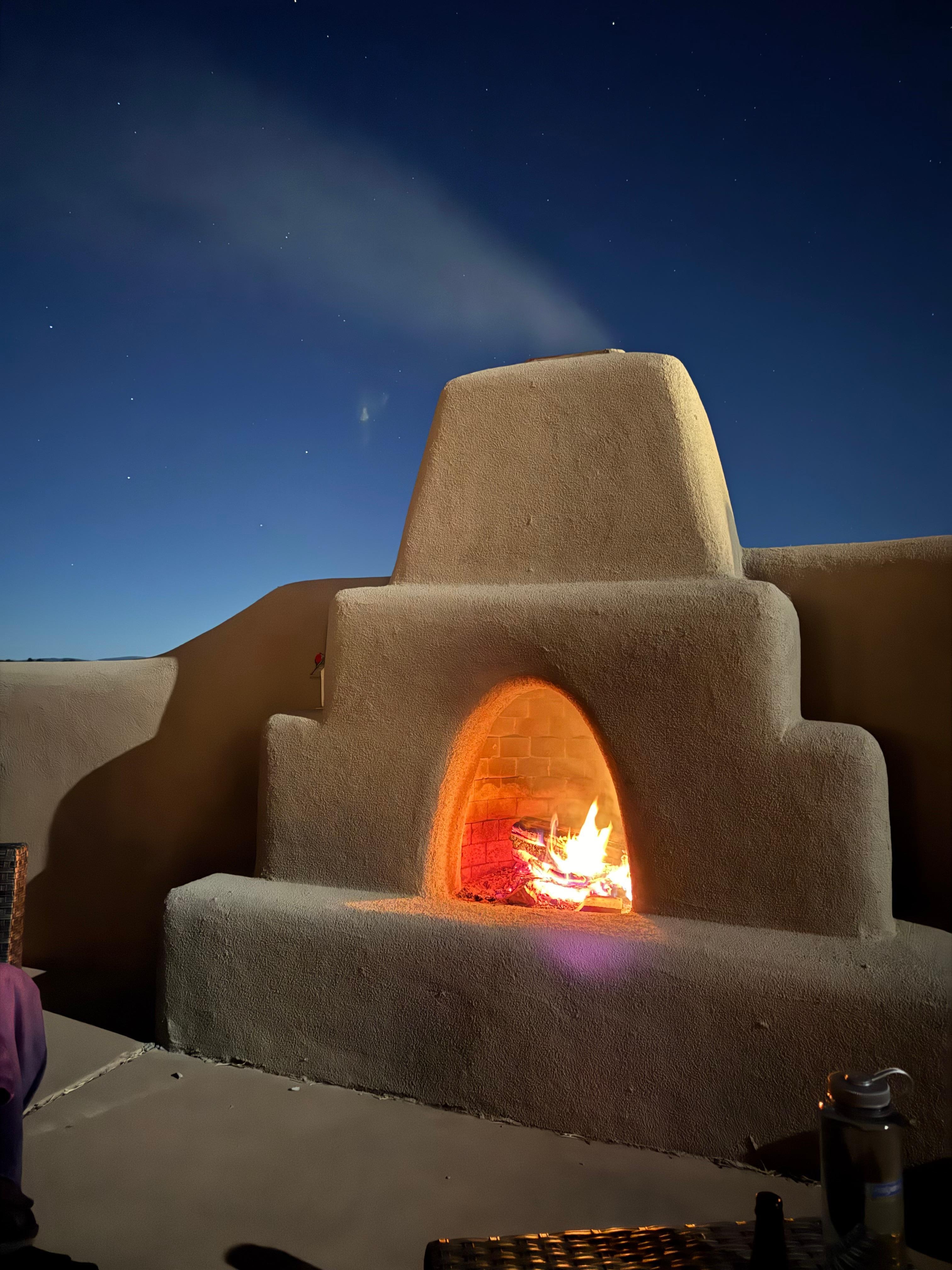 Outdoor fireplace
