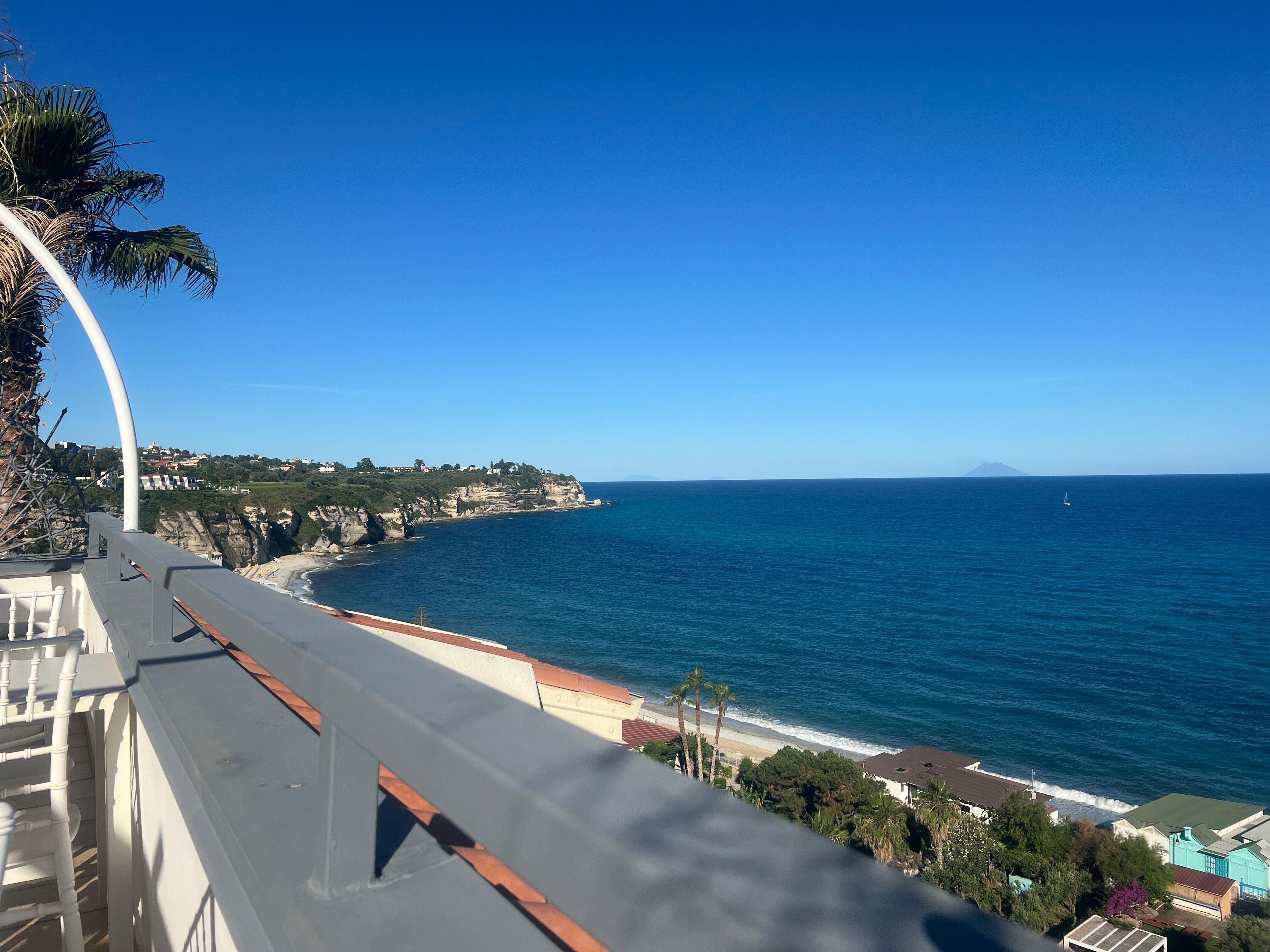 Aussicht von der Morgendlichen FrĂŒhstĂŒcksterasse