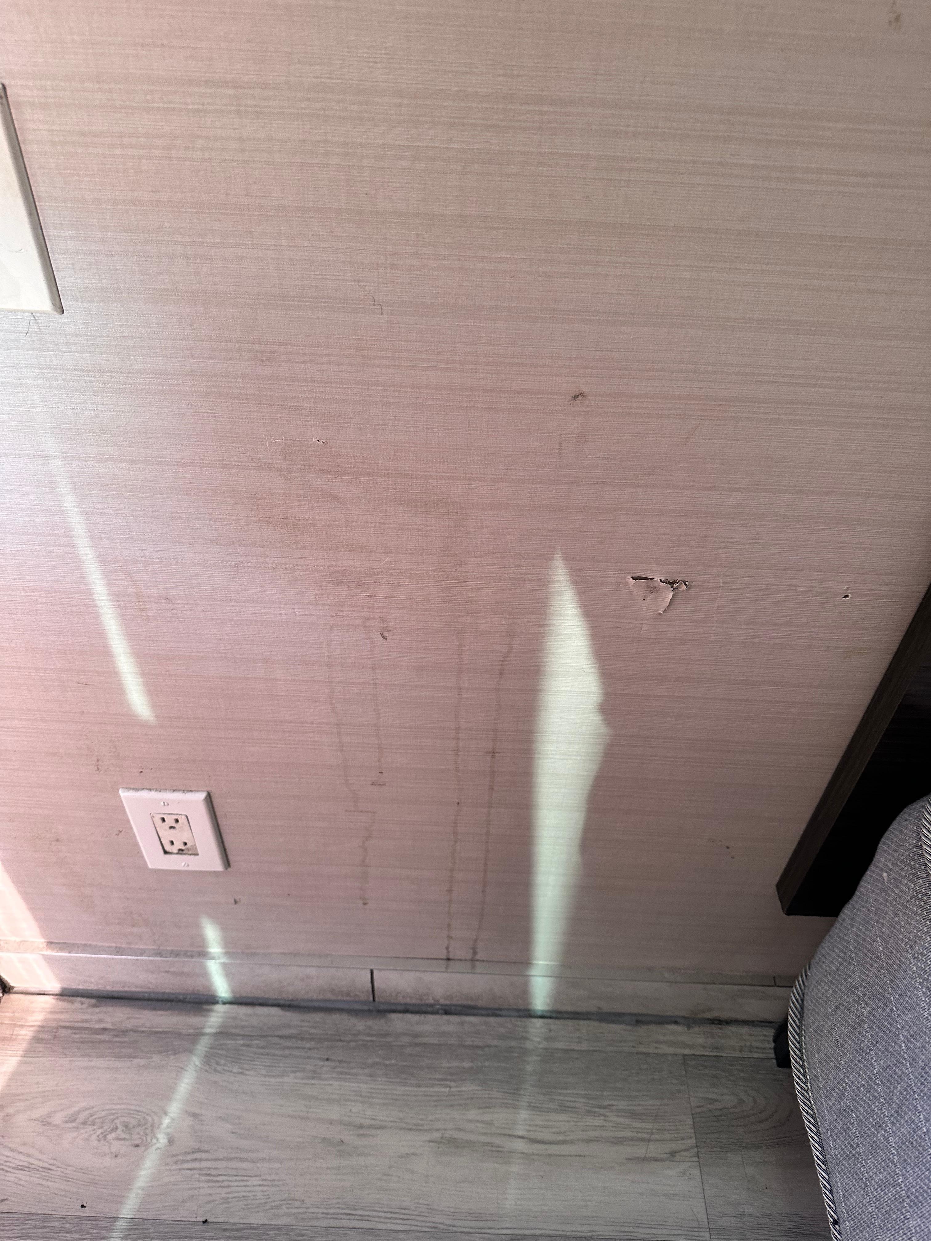 Las paredes estaban manchadas