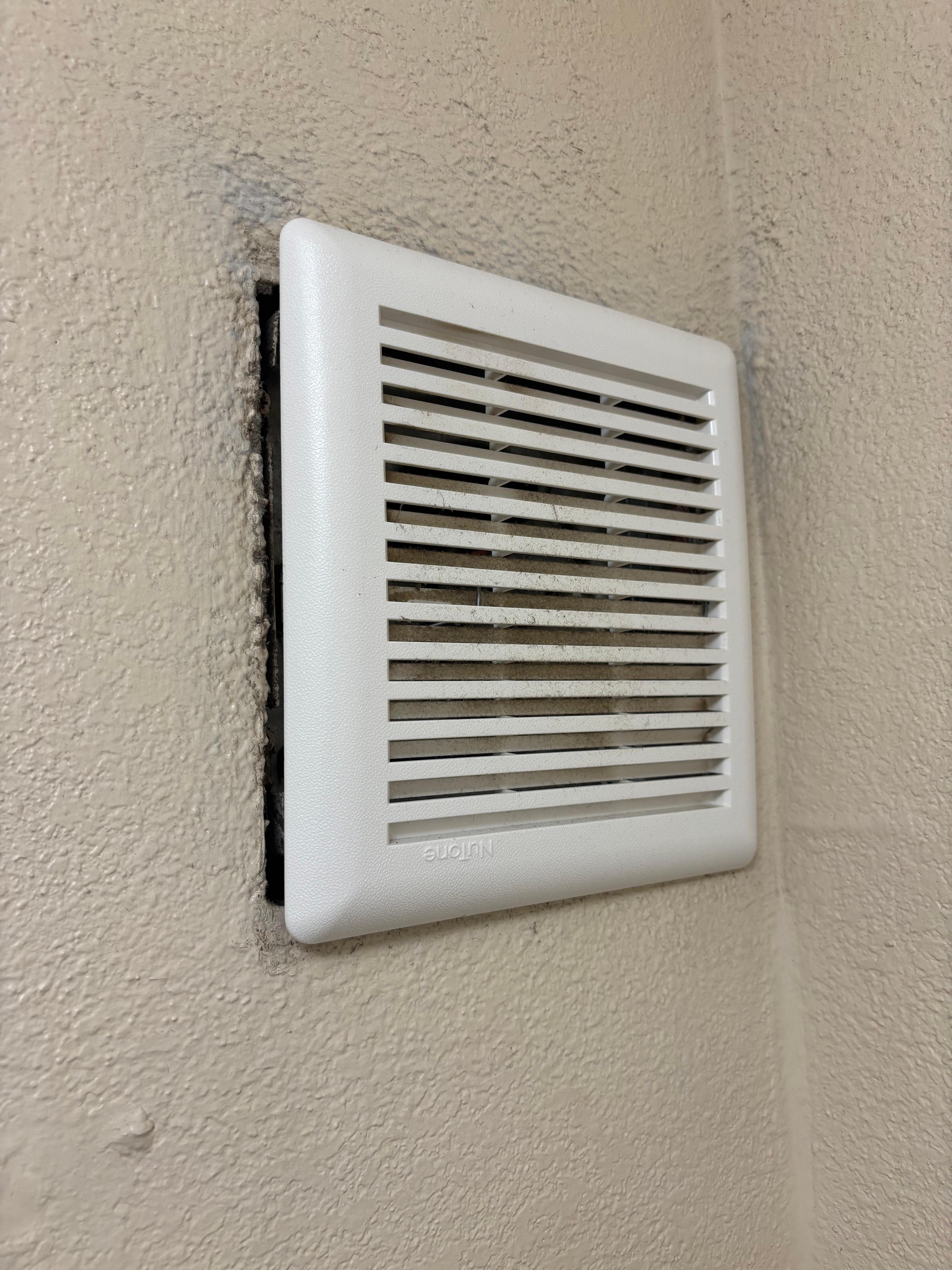 Exhaust fan with dirt. 