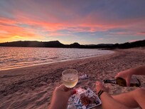Apéro sur la plage voisine