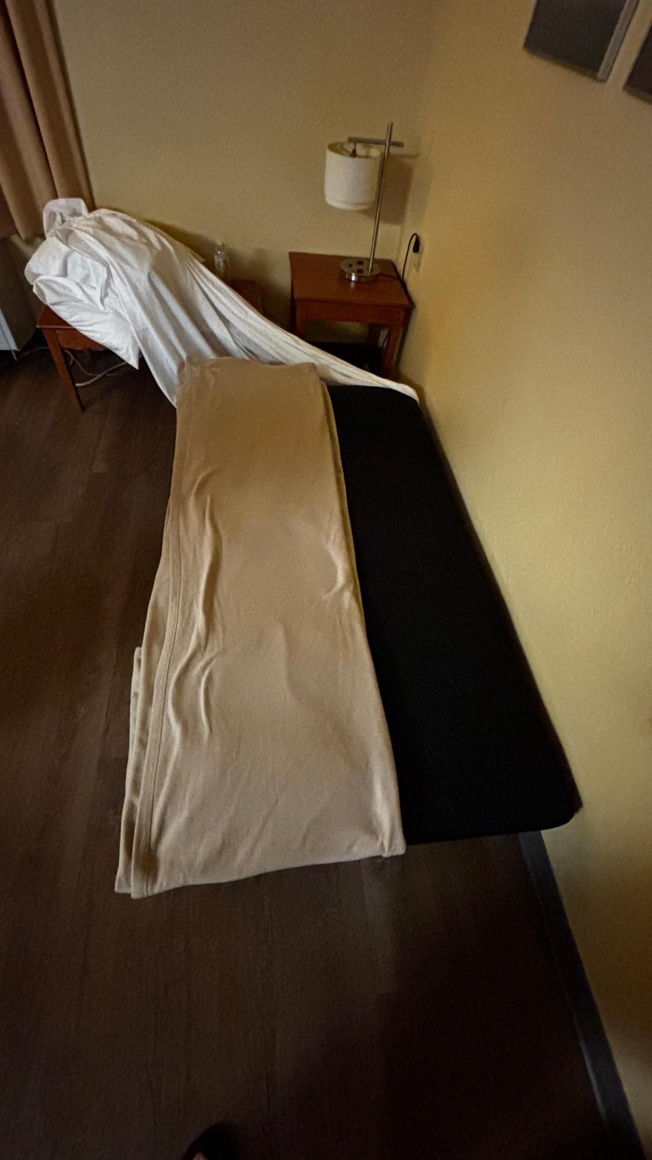 This is the terrible condition of the pullout sofa. No person can even sit on it.