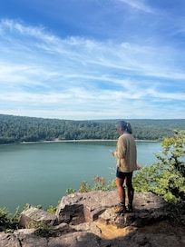 Balanced Rock trail- Devils Lake State Park