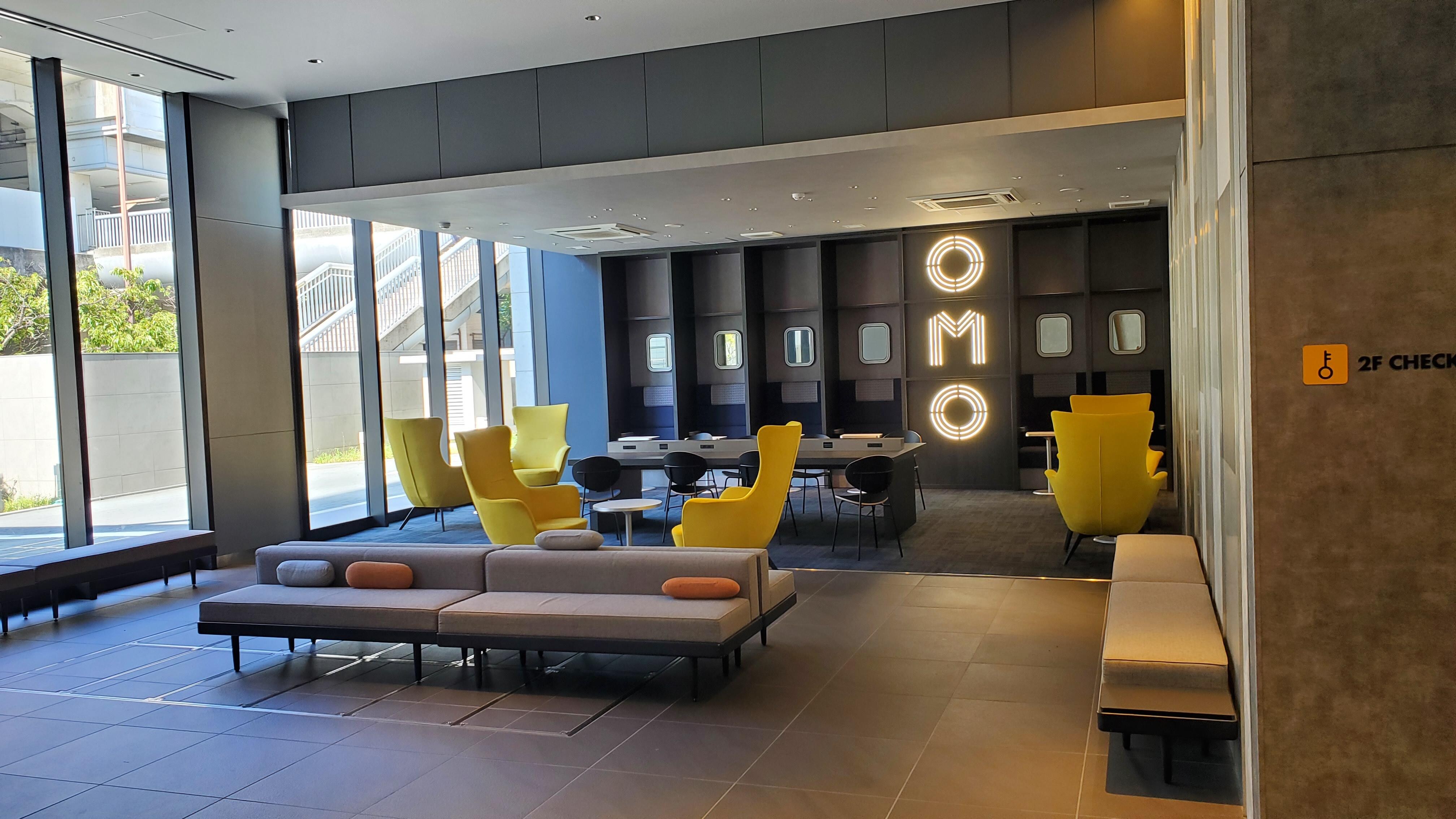 一階、ラウンジ