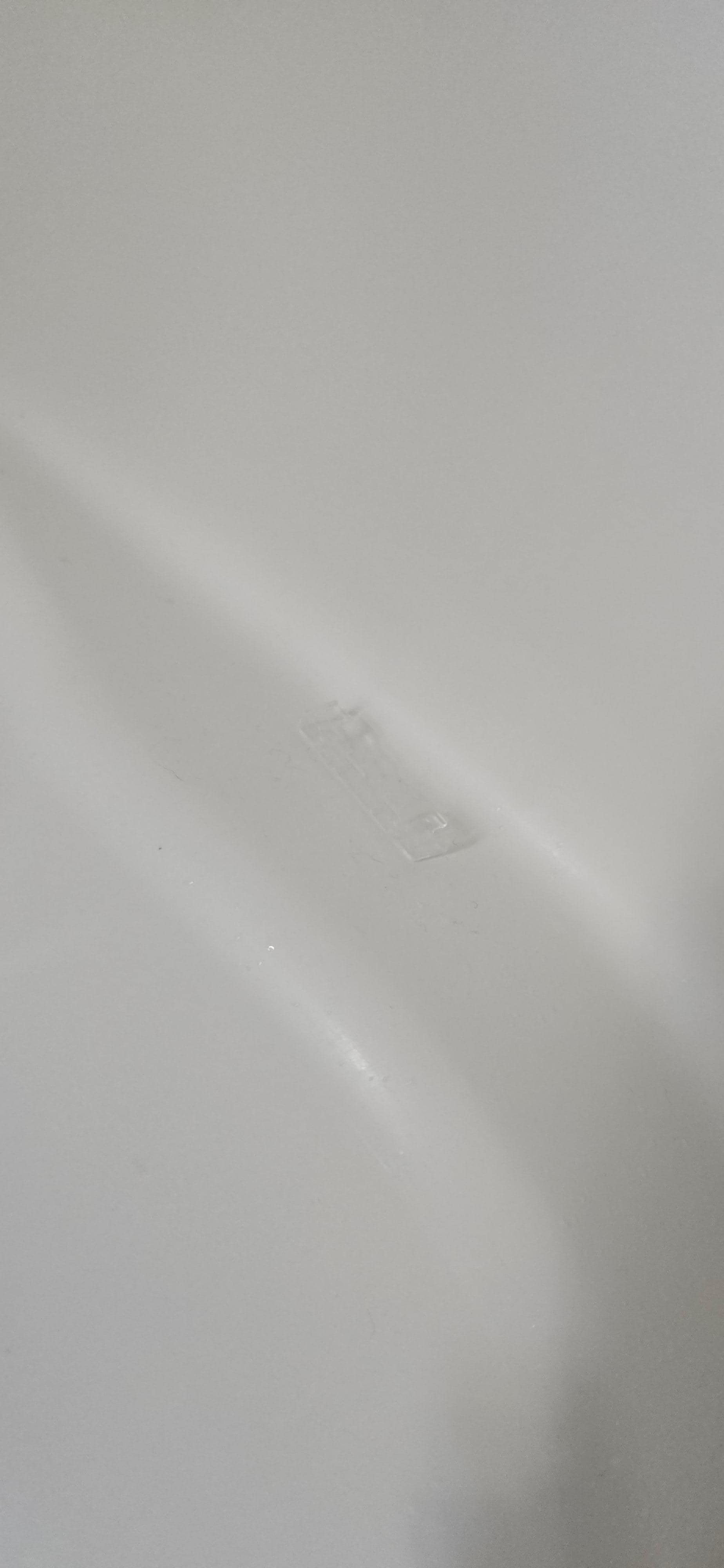 Plastic cover of razor blade in tub