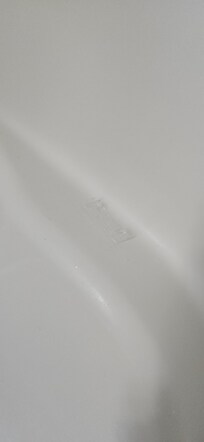 Plastic cover of razor blade in tub