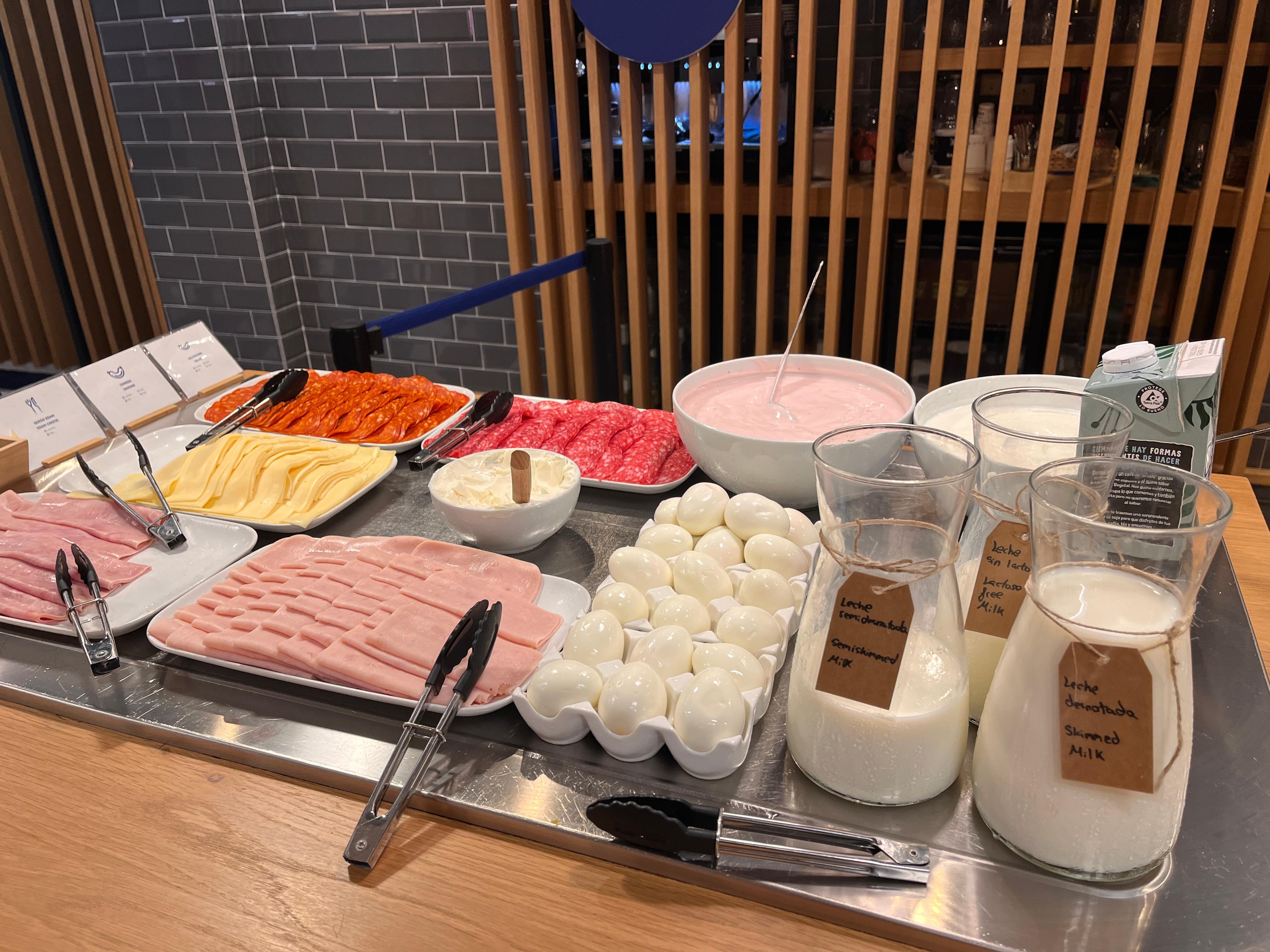 Express breakfast included from 5am to 6am