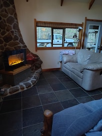 Couch reclined on both ends and was super comfy.