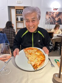 クワトロフォルマッジをオーダーして2人で半分ずついただきました。