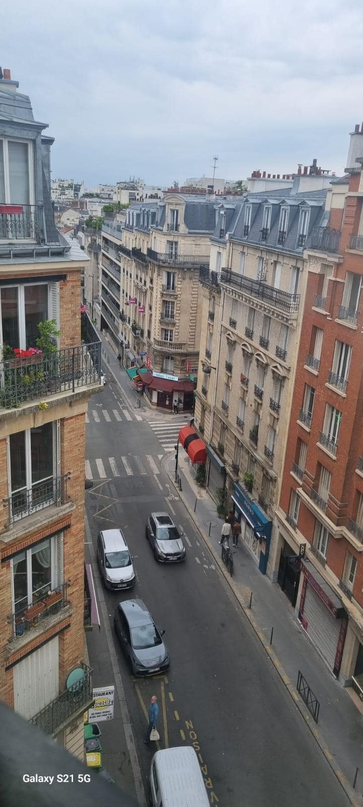De la fenêtre de la chambre. 