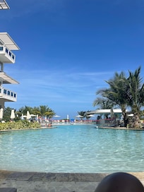 Pool with swim up bar.