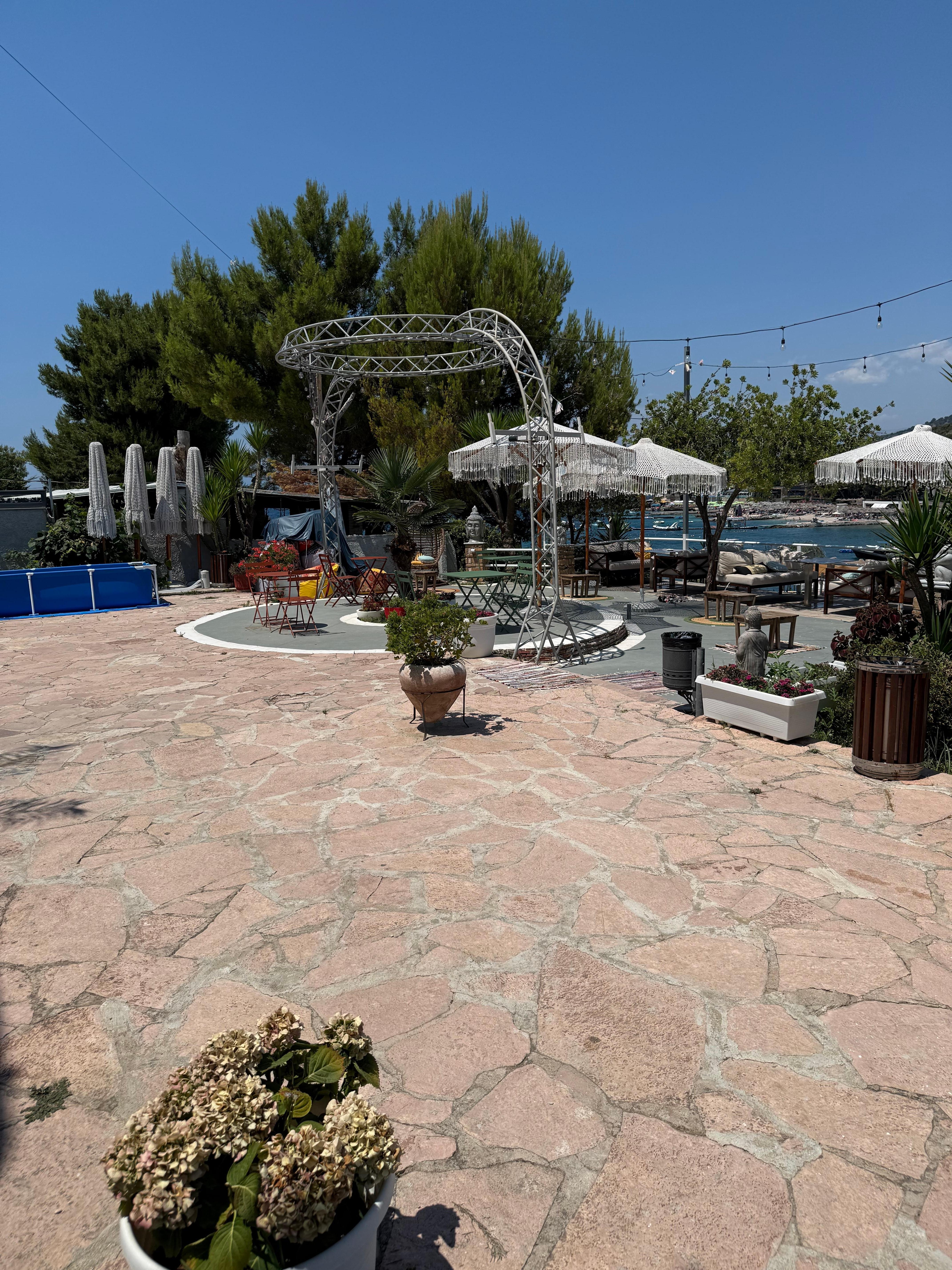 The “terrace” - looks nothing like the photos
