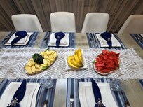 Freshly cut fruits served on the day of arrival