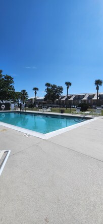 Peaceful quite day at the pool.