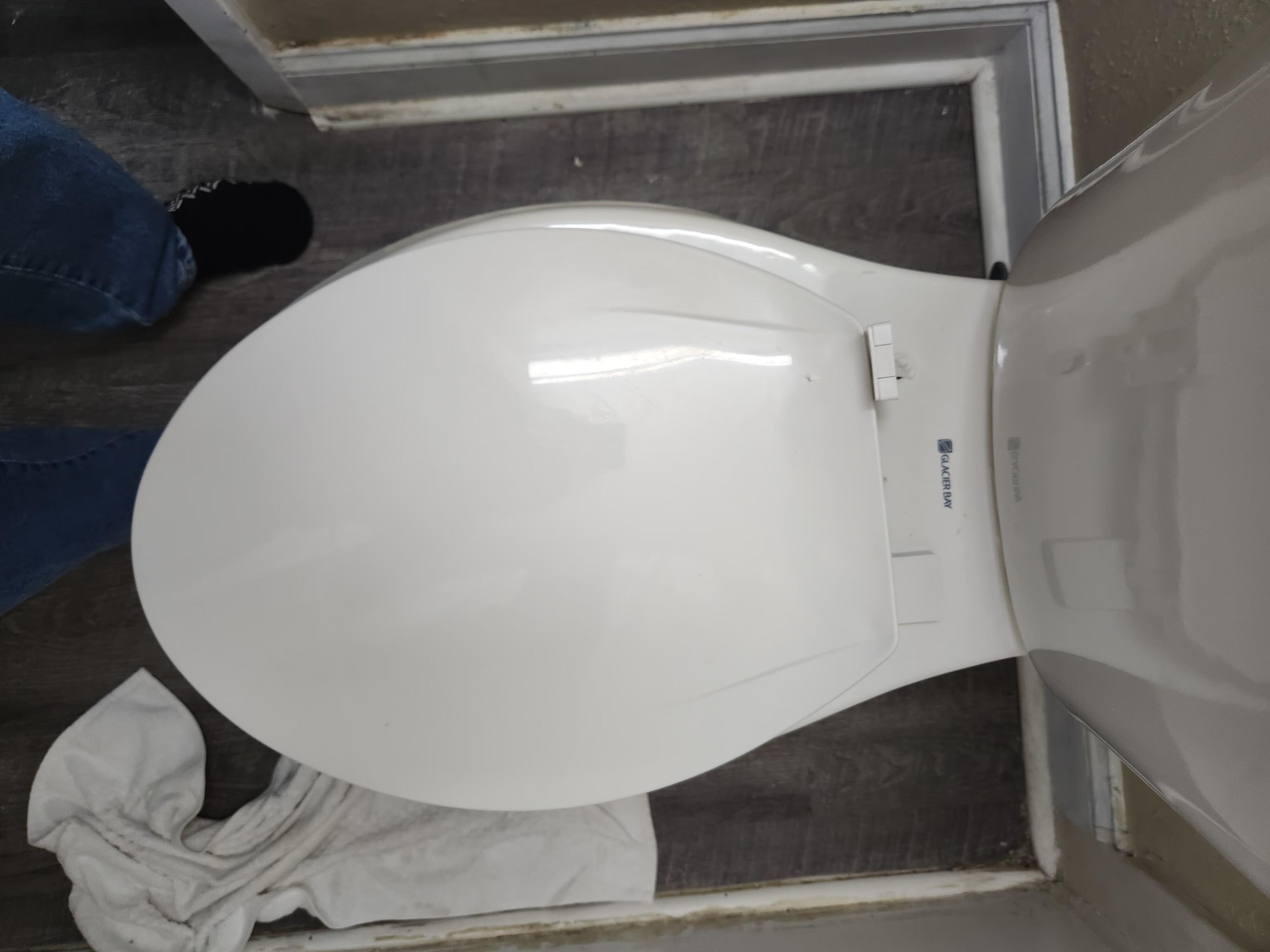Only on bolt was attached to seat