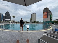 プールも改修が終わり綺麗になってました