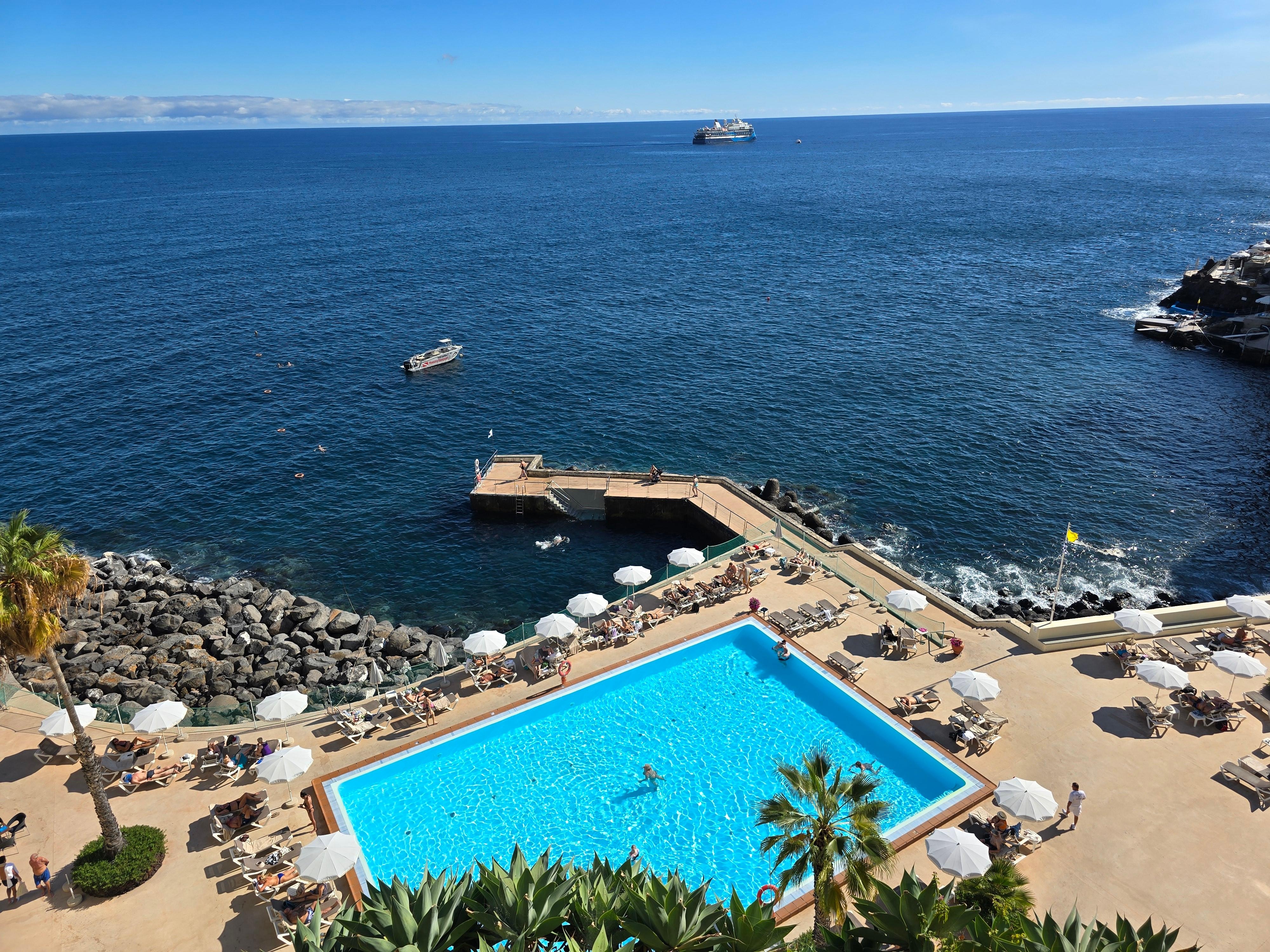 unterer Pool mit 
Meerzugsng