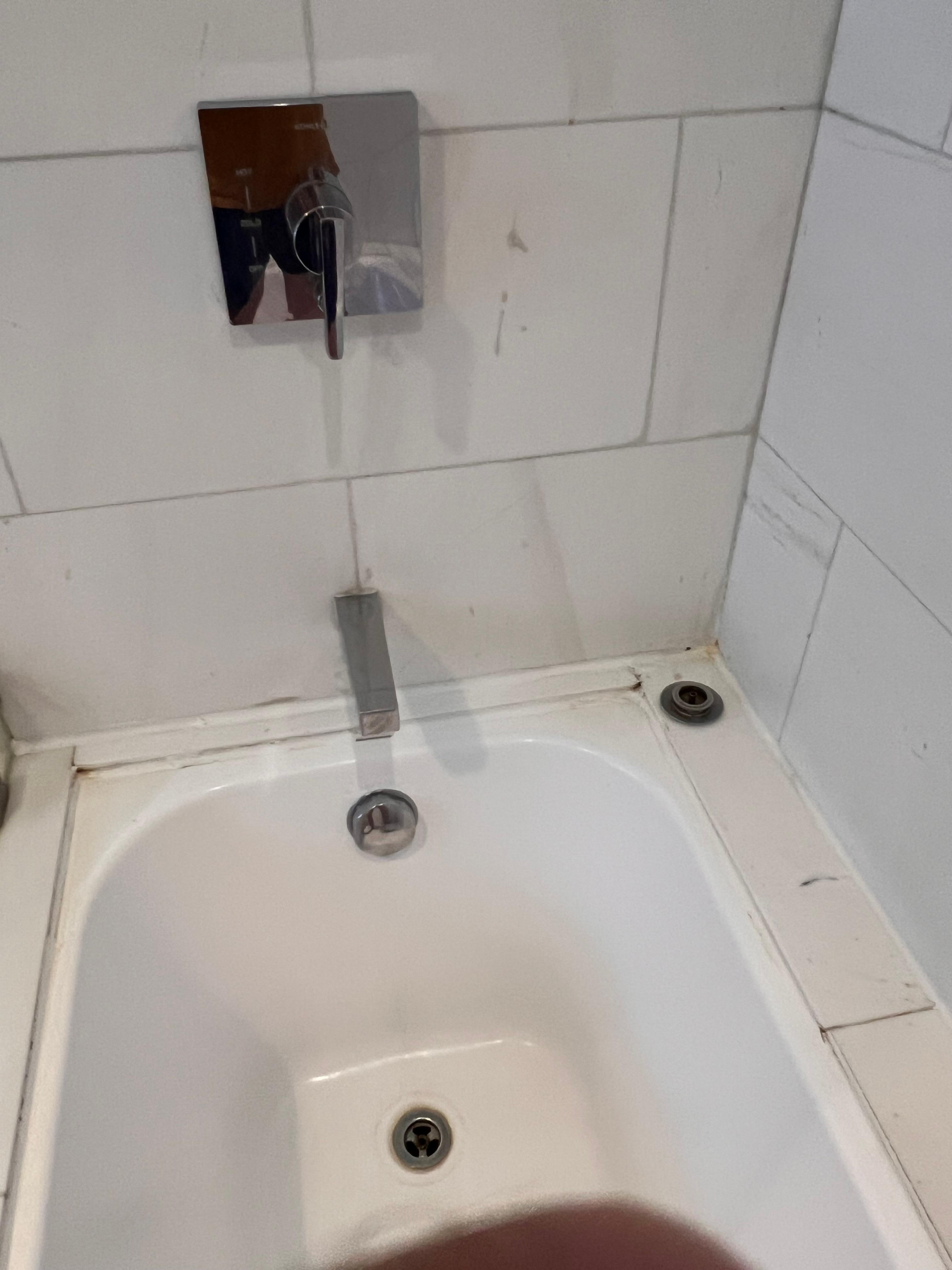Needs to be renovated
Not 5 star
