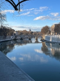 2 blocks from the apartment!