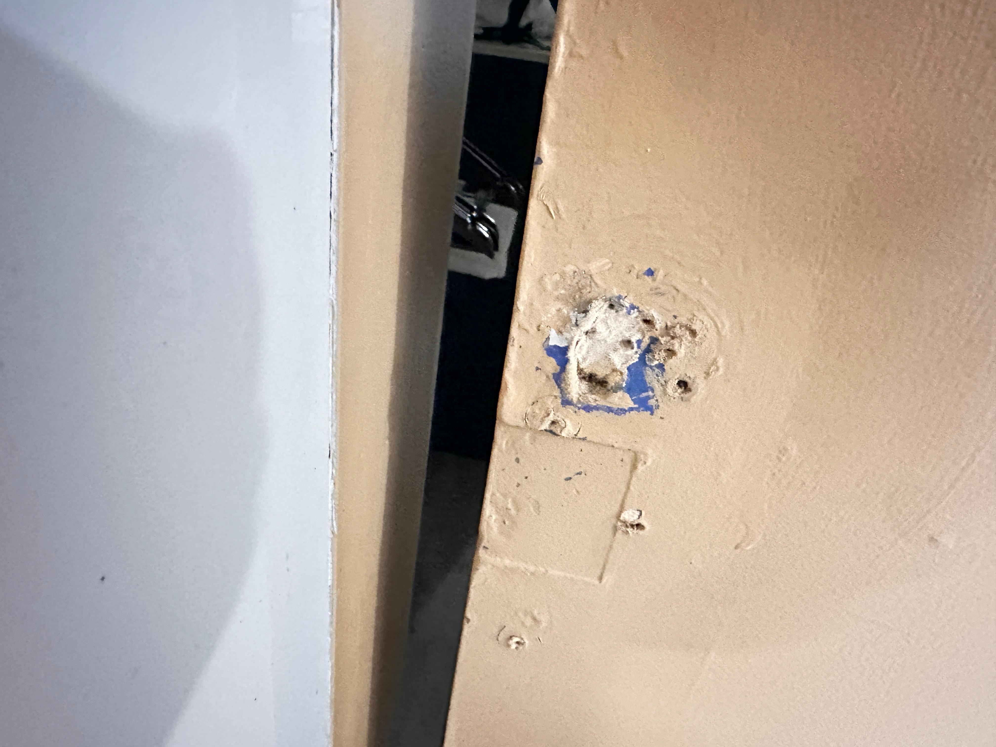 Nothing to pull it shut for privacy