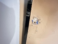 Nothing to pull it shut for privacy