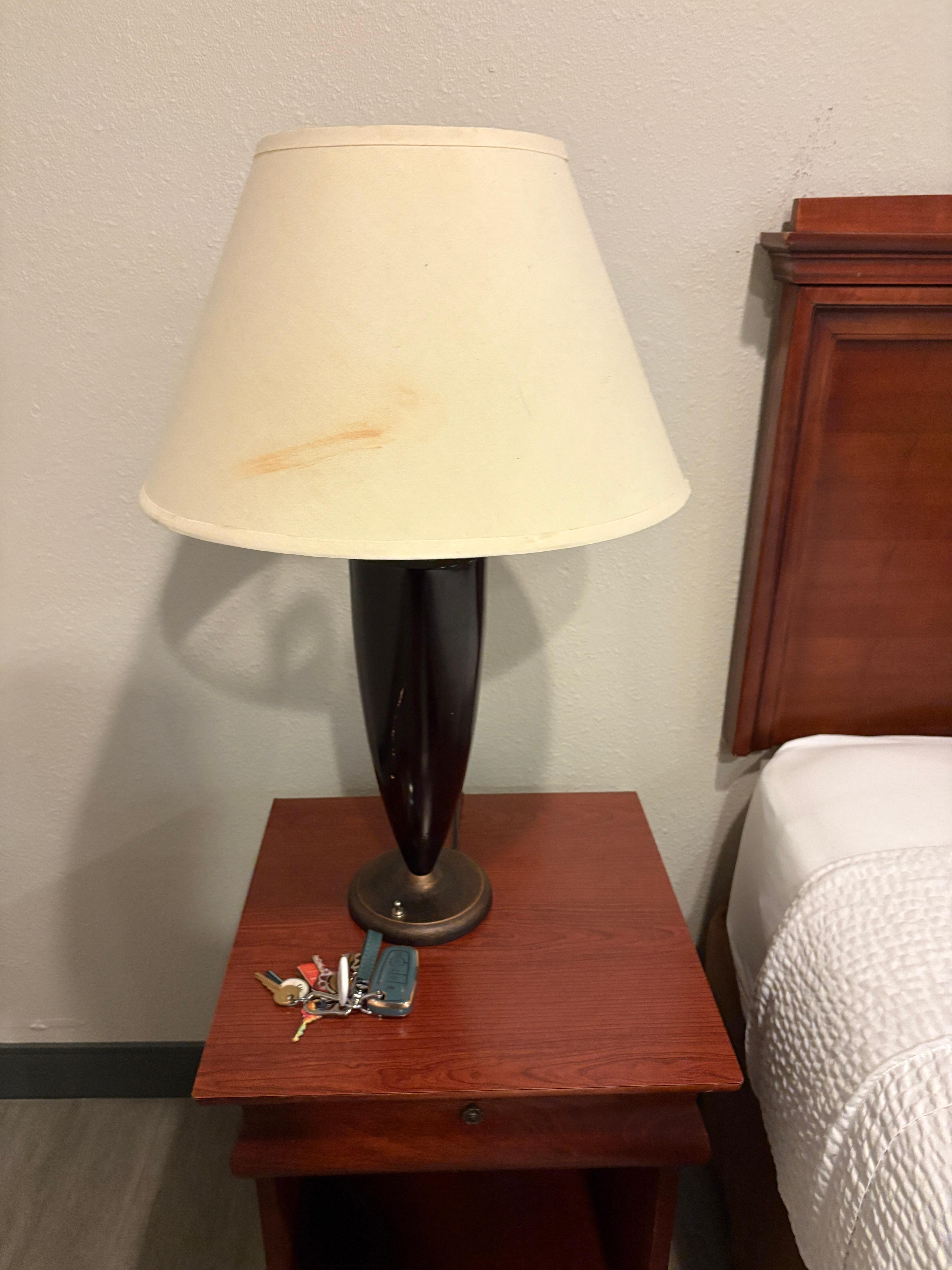 Dirty/broken lamp