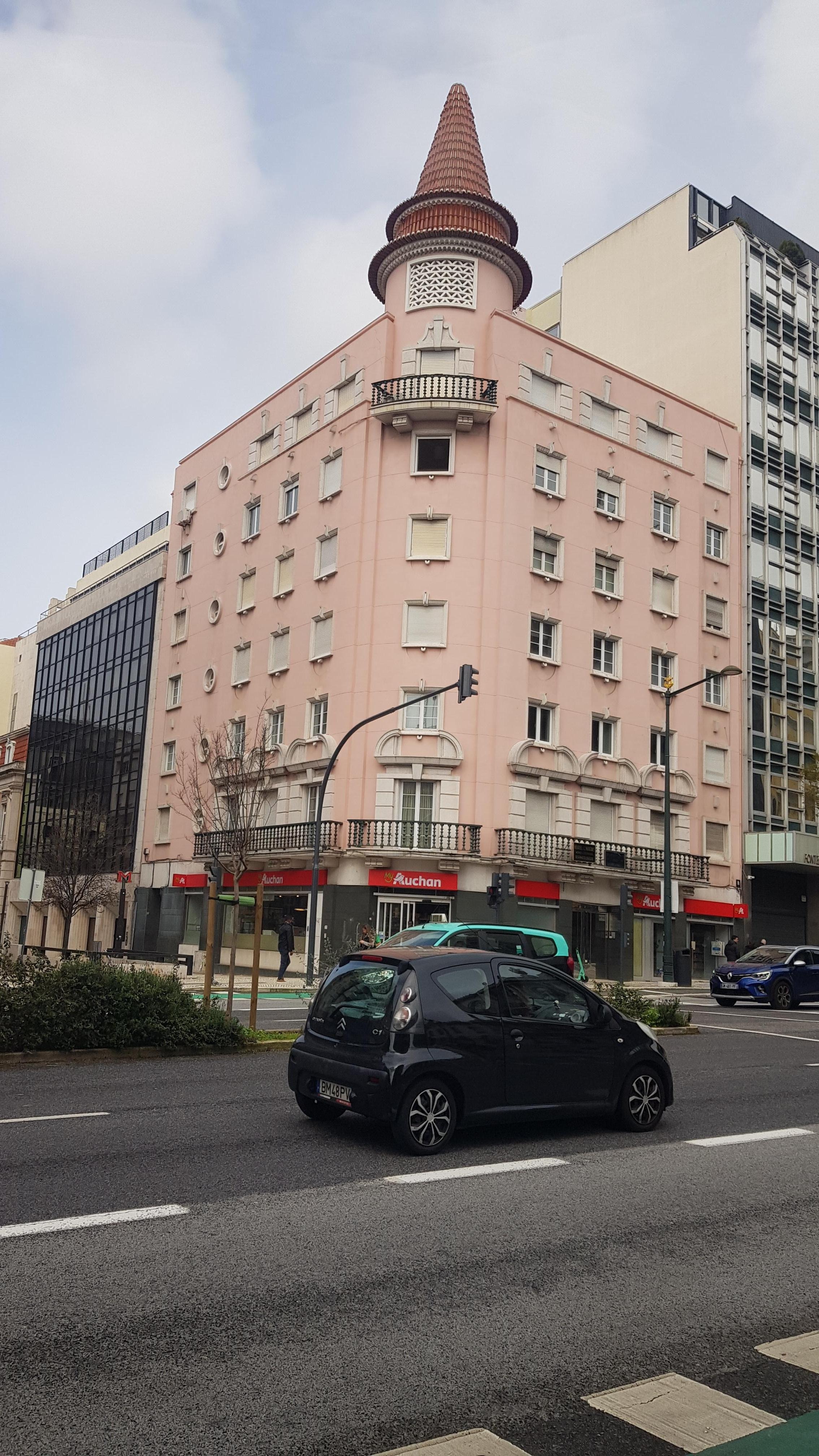 contrast architecture around