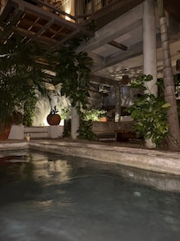 Te puedes meter a la alberca 24/7