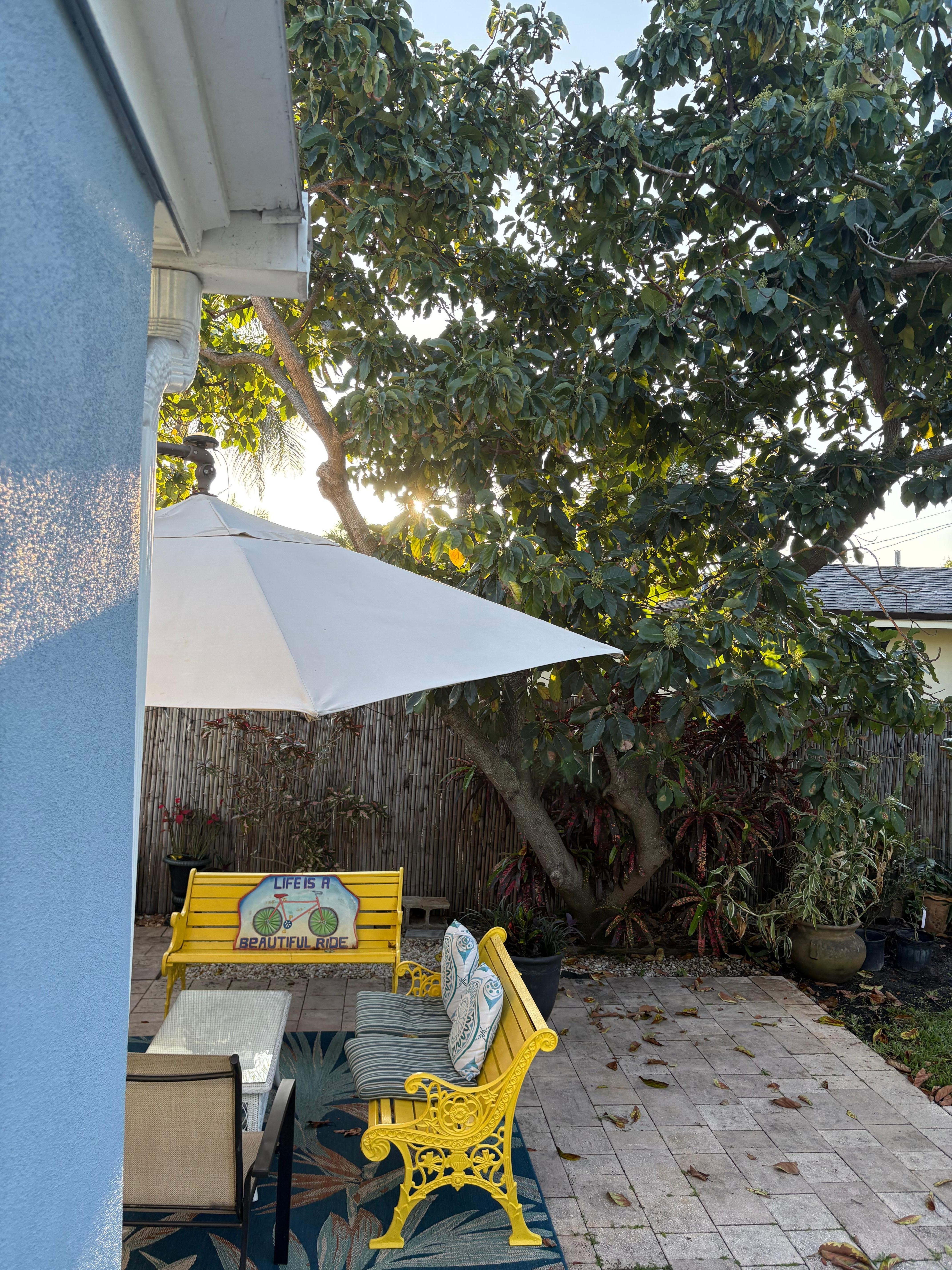 Comfortable sitting area in the garden 