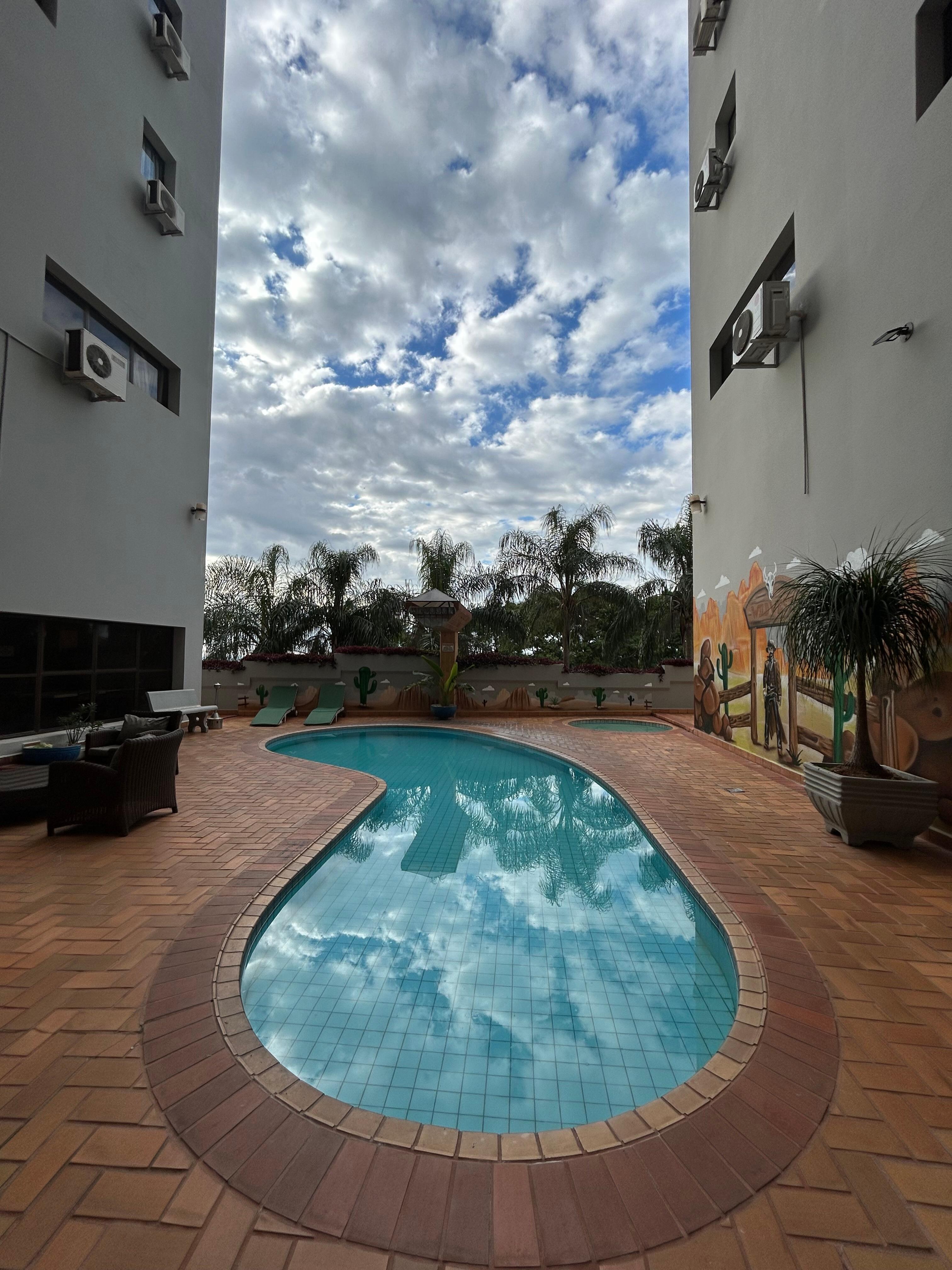 Piscina do hotel 