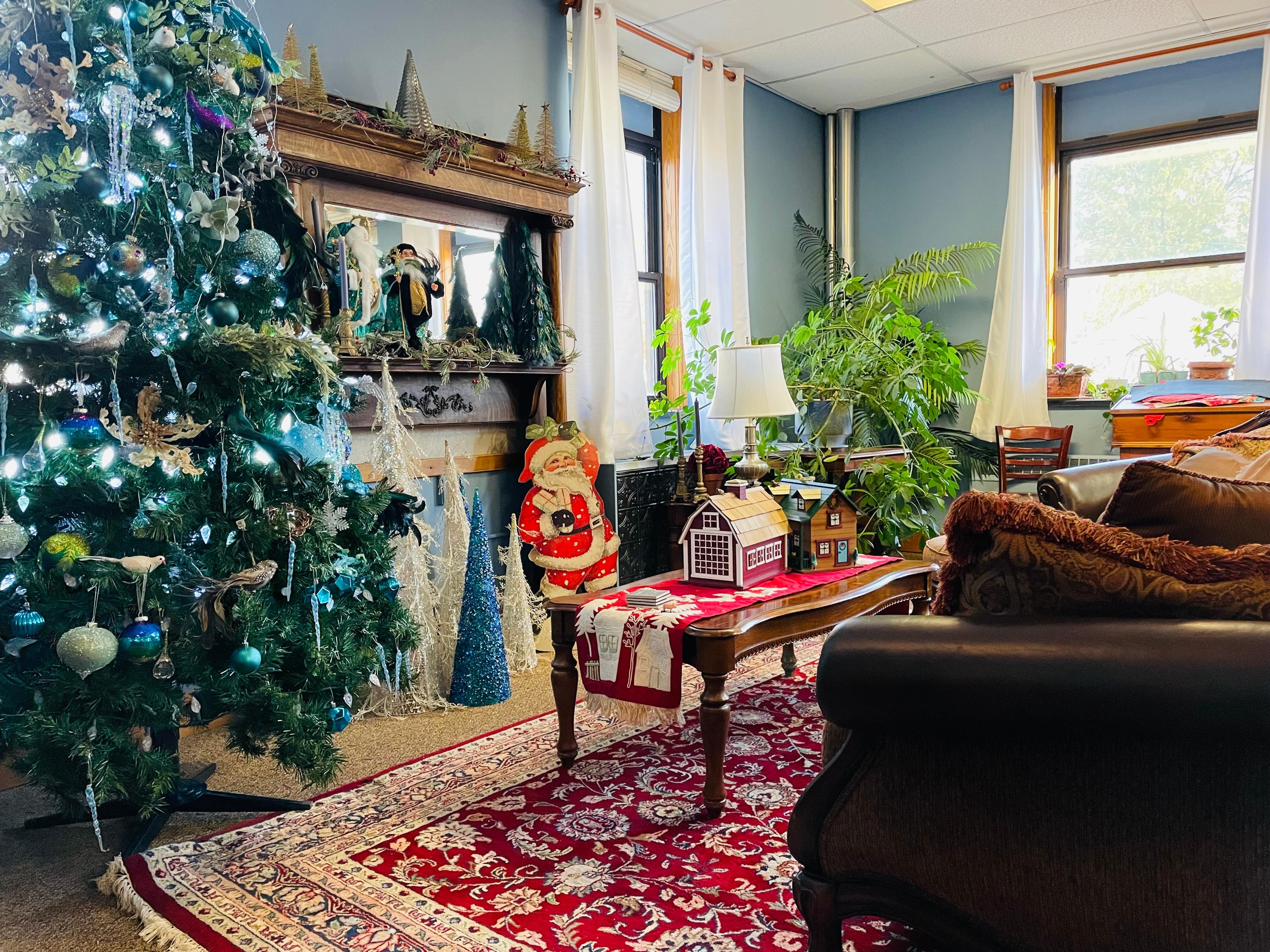 Living room/breakfast area