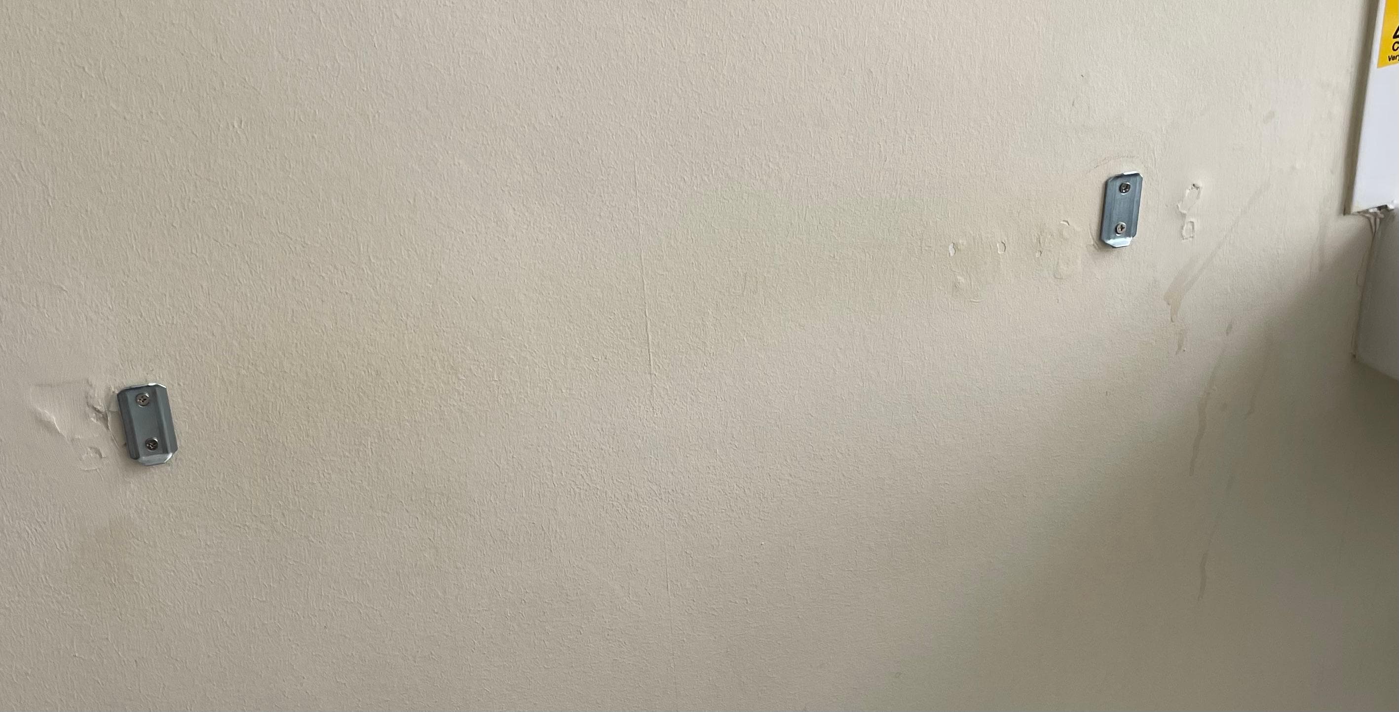 Brackets but no towel rail 